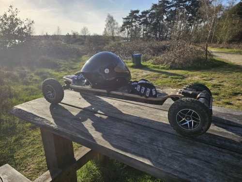 Electric skateboard helmet15 years factory for electric scooter helmet fiber glass material super light